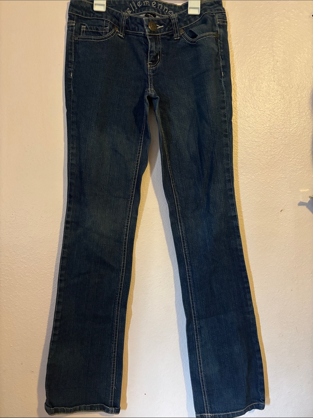 ellemenno Woman’s Dark Blue Flare Jeans Size 5